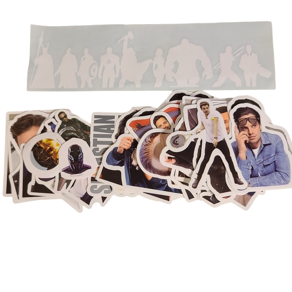 Large Bundle of Marvel Merchandise - Picture 9 of 10